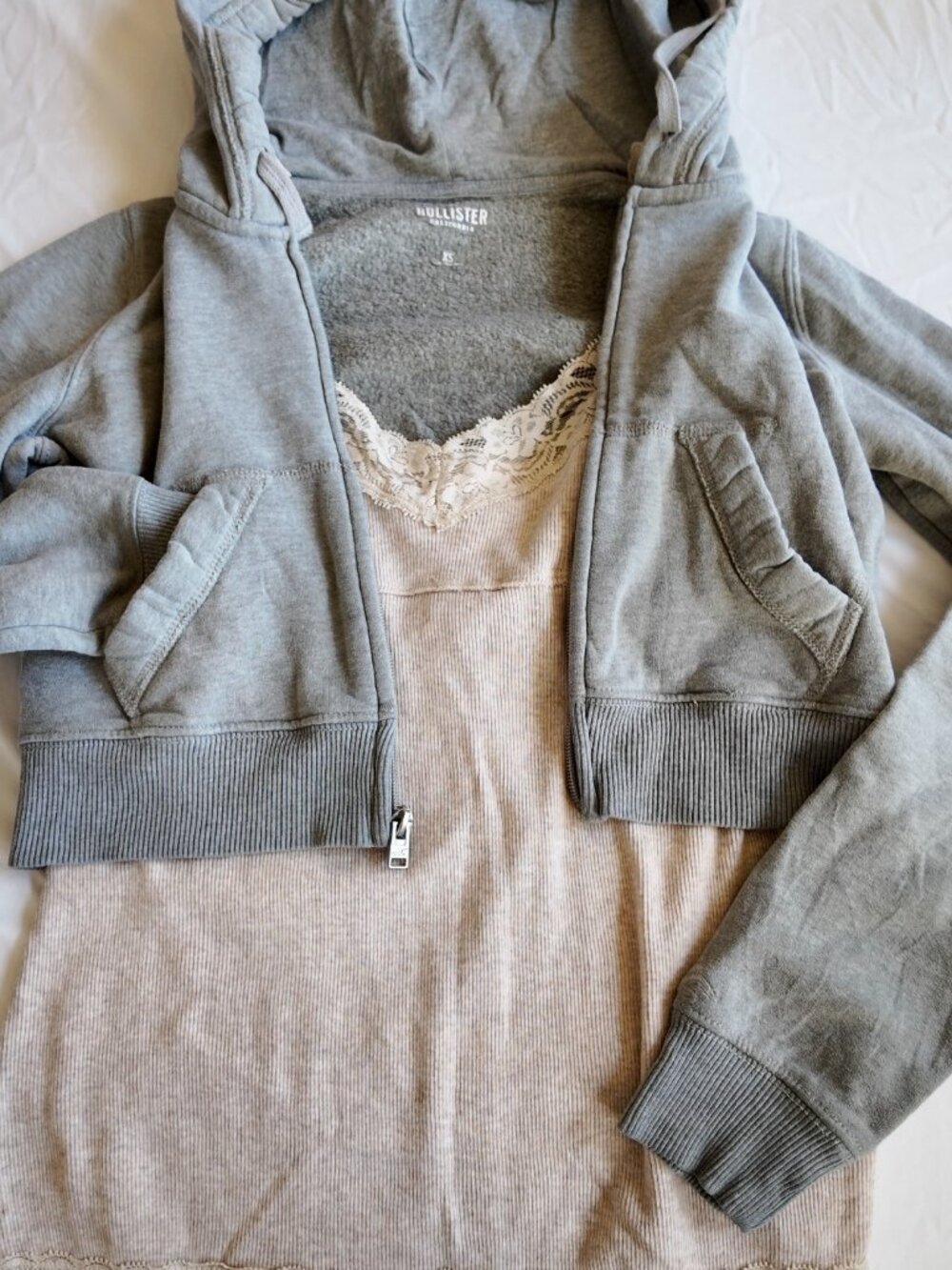 Hollister Cropped Hoodie Size XS Heather Grey Zip Up Sweatshirt Casual Lounge